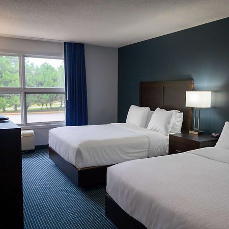 Days Inn By Wyndham Sarnia Harbourfront Dış mekan fotoğraf