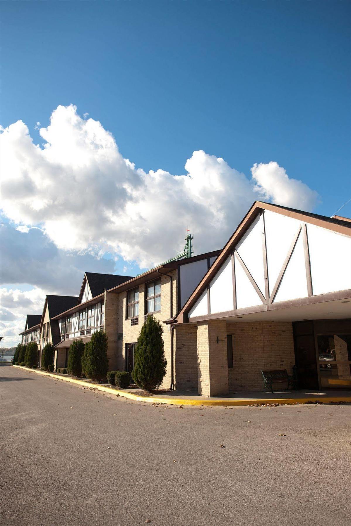 Days Inn By Wyndham Sarnia Harbourfront Dış mekan fotoğraf